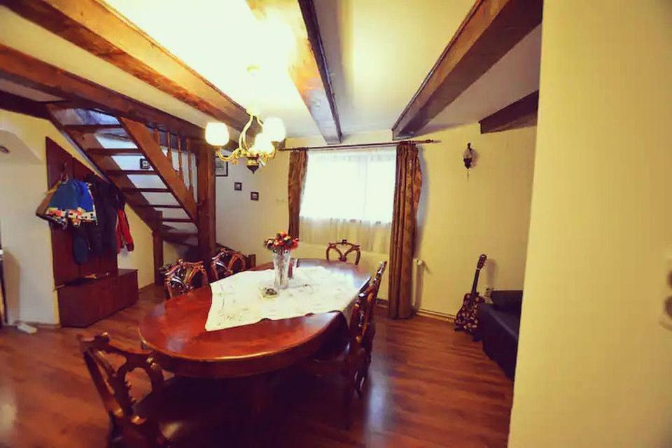 Victoria Gasthaus Rasnov - Charming Vacation House In Rasnov Extérieur photo