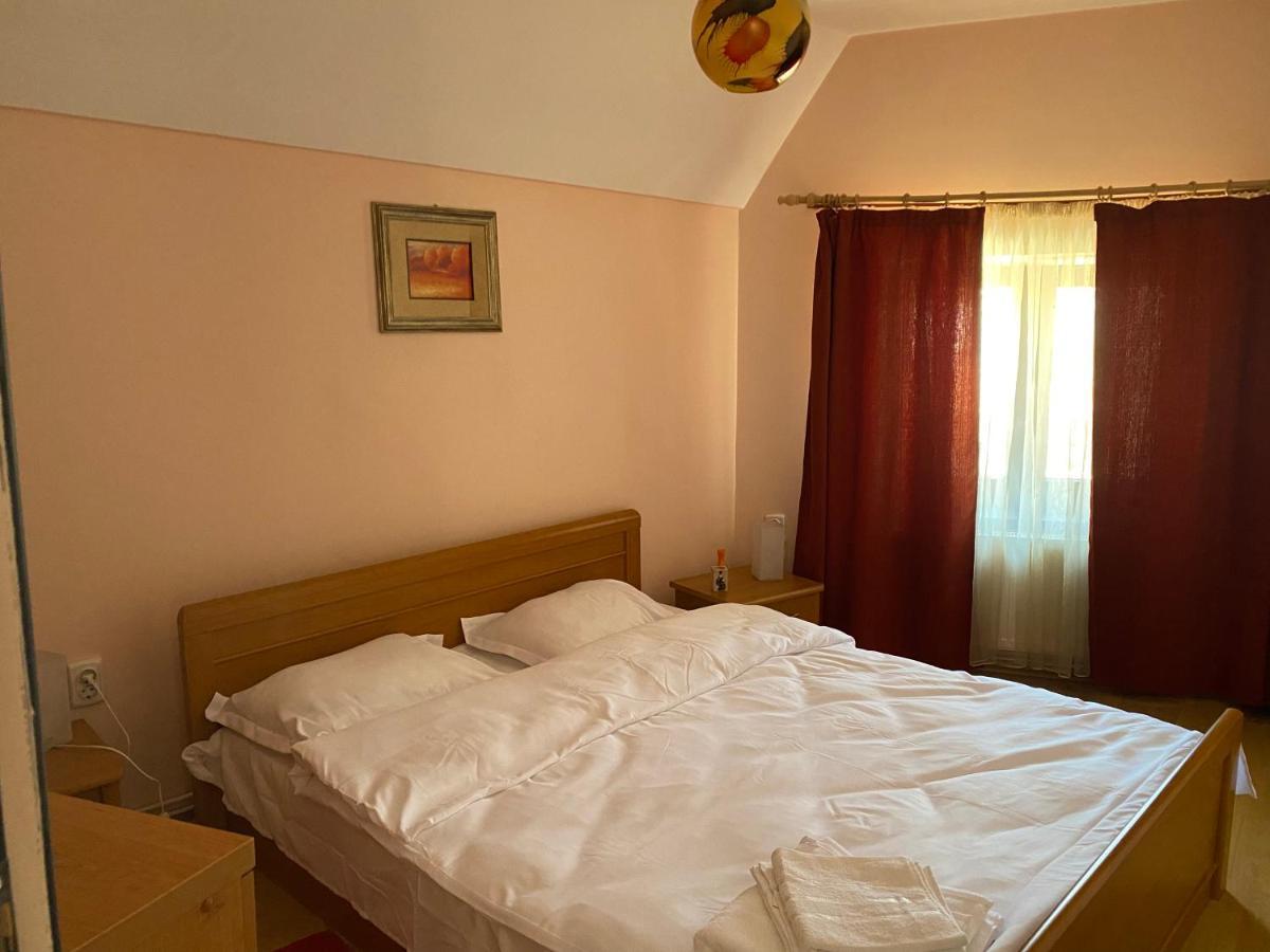Victoria Gasthaus Rasnov - Charming Vacation House In Rasnov Extérieur photo