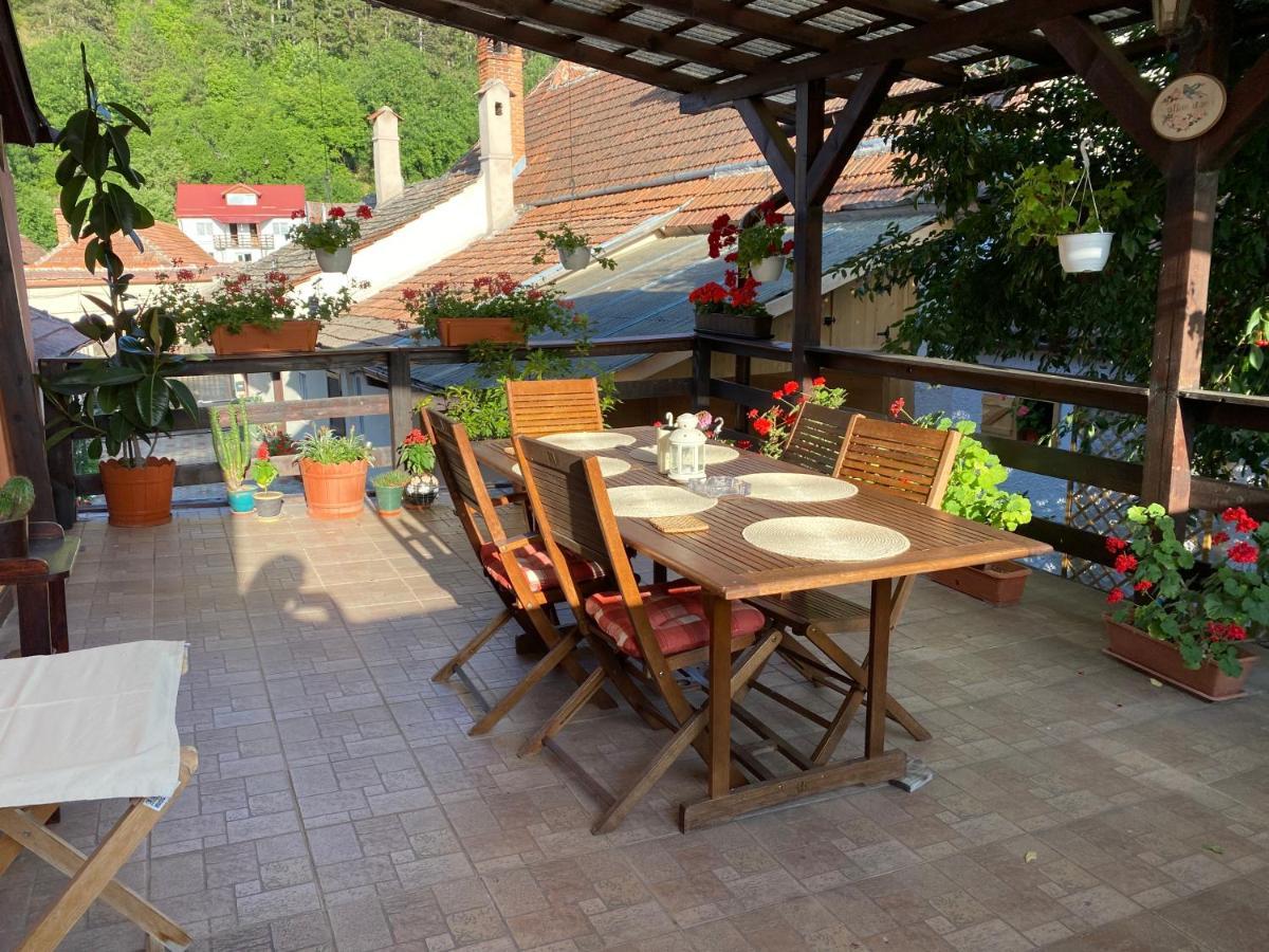Victoria Gasthaus Rasnov - Charming Vacation House In Rasnov Extérieur photo