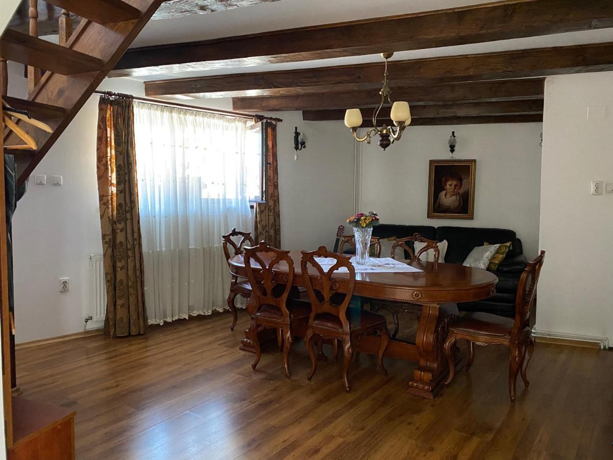 Victoria Gasthaus Rasnov - Charming Vacation House In Rasnov Extérieur photo
