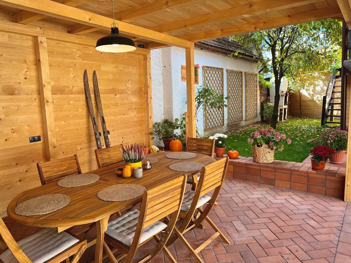 Victoria Gasthaus Rasnov - Charming Vacation House In Rasnov Extérieur photo
